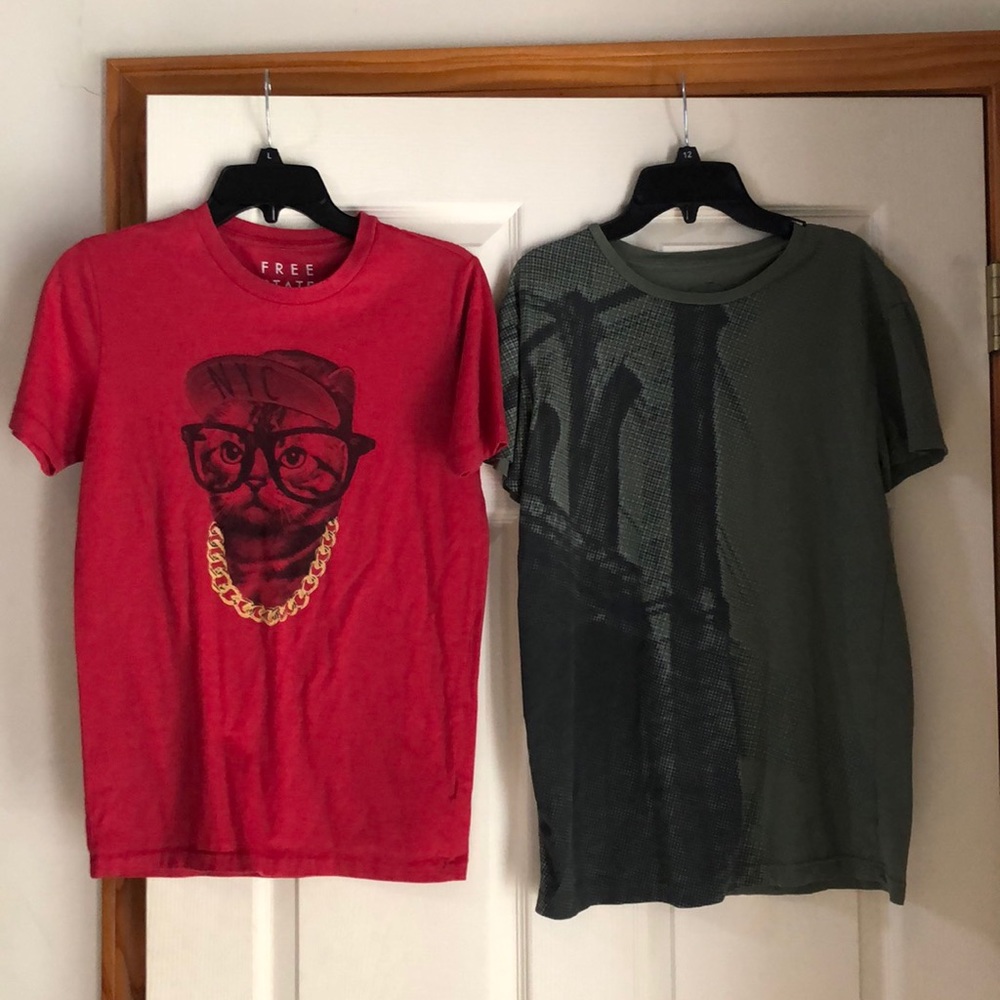2 men’s graphic T-shirt